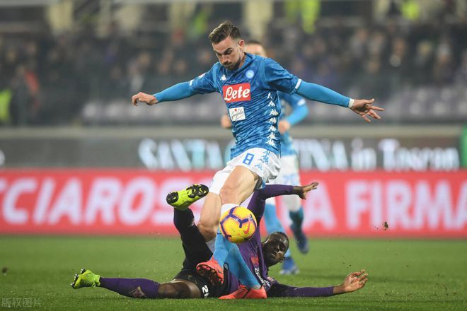 廷贝尔在接 廷贝尔在接