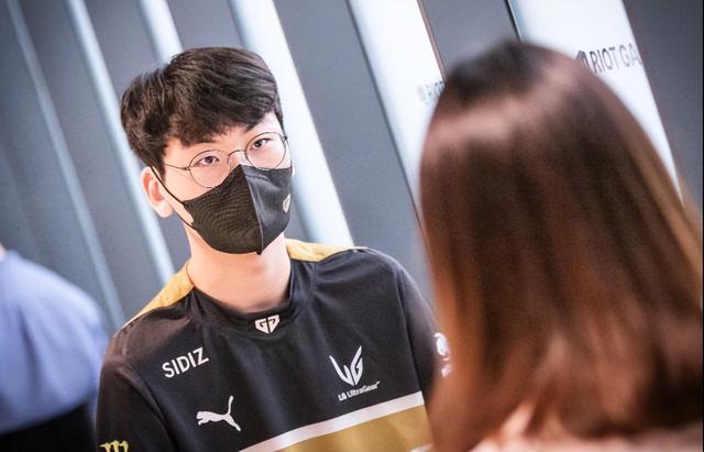 中场与后防 中场与后防