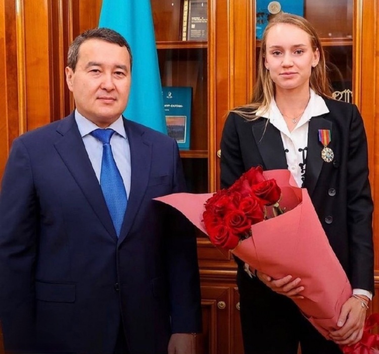 她强化了高 她强化了高