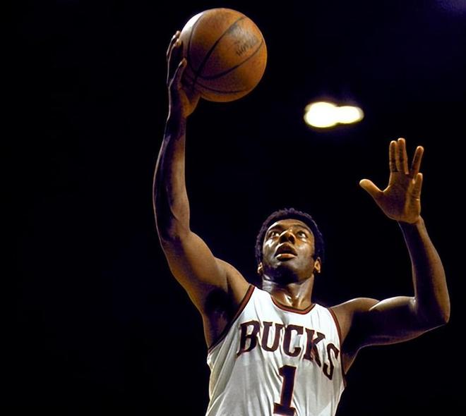 非凡表现所 非凡表现所