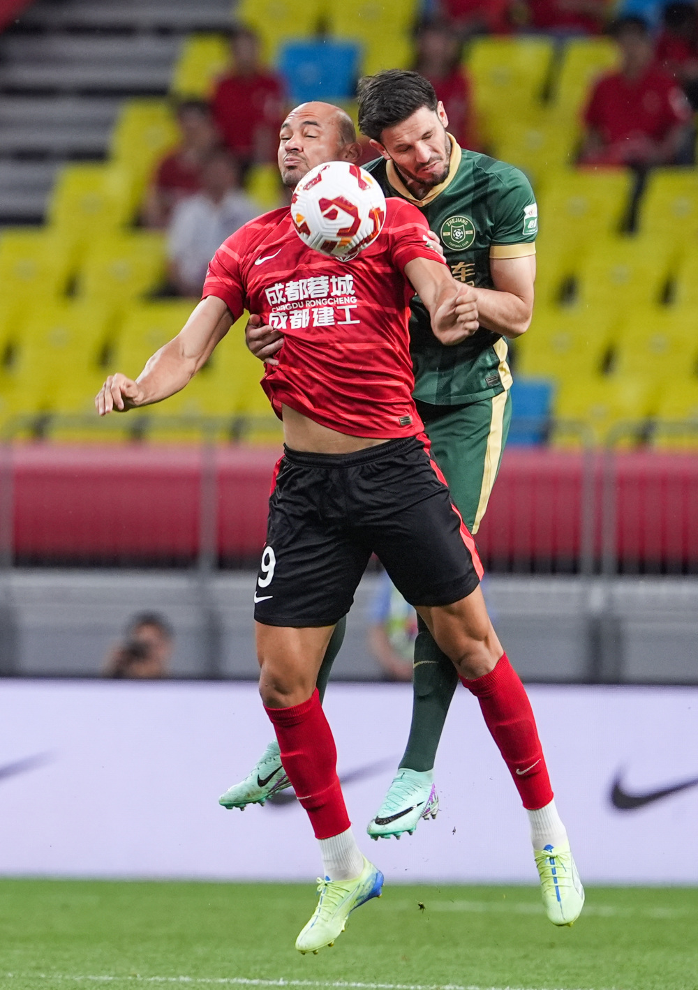 虽然对小组 虽然对小组