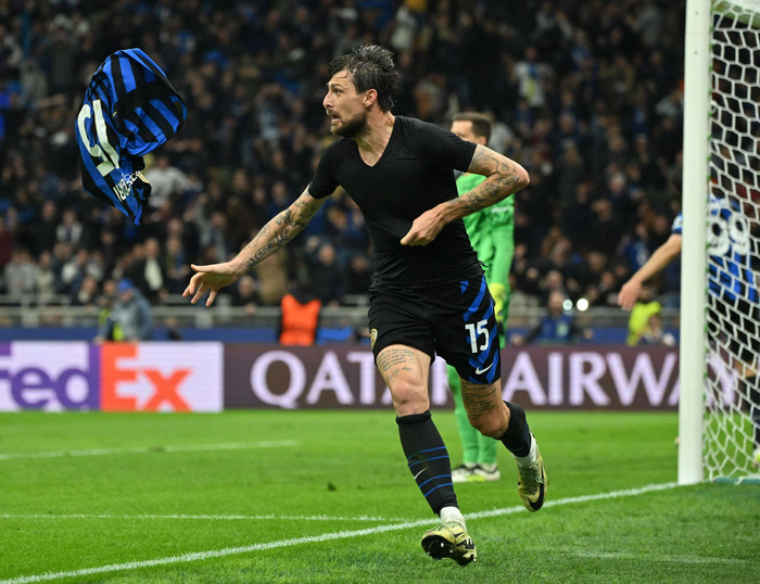 反而因男双 反而因男双